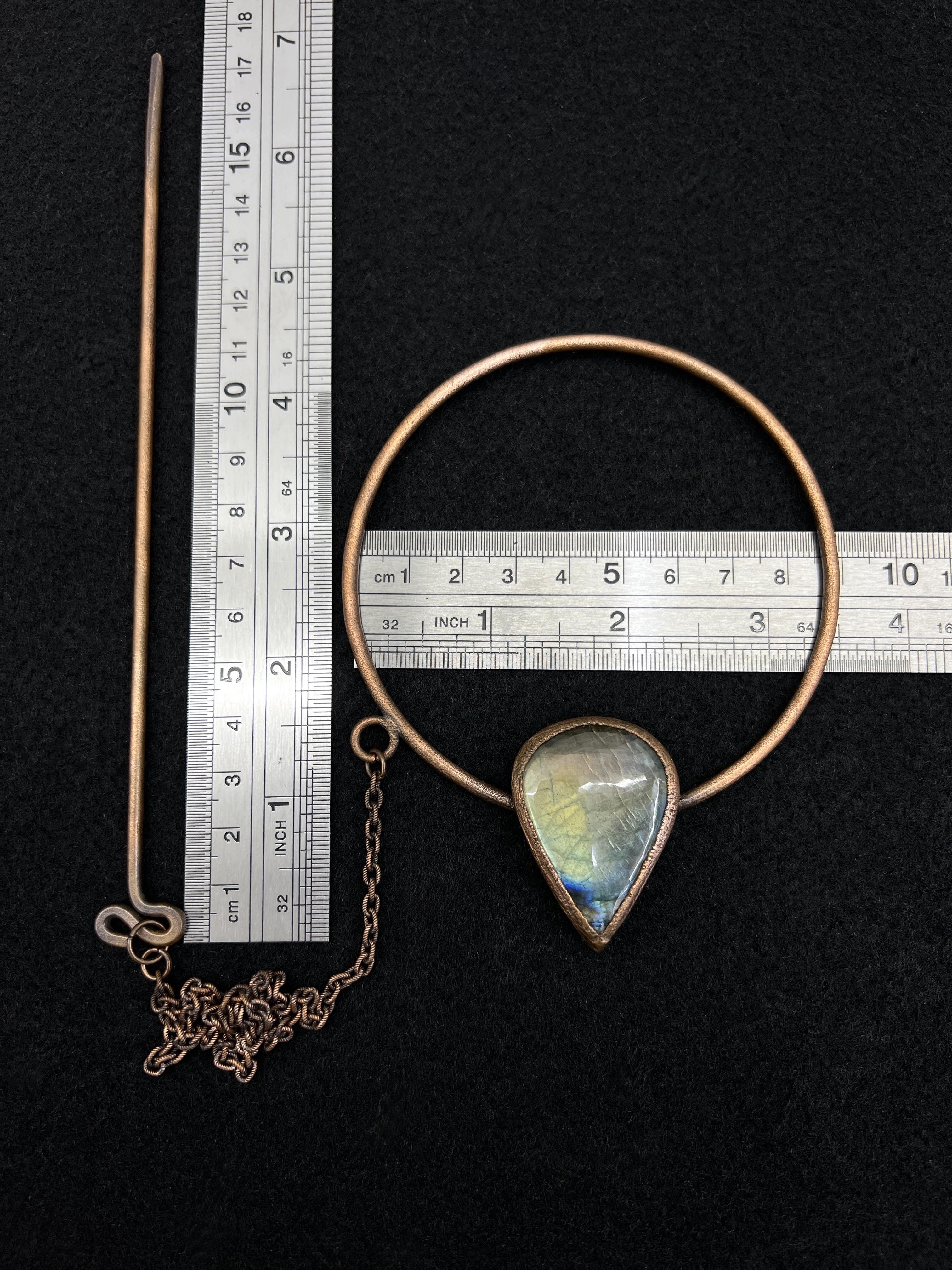 Copper hair pin with a labradorite cabochon for dreads and locs - Image 3