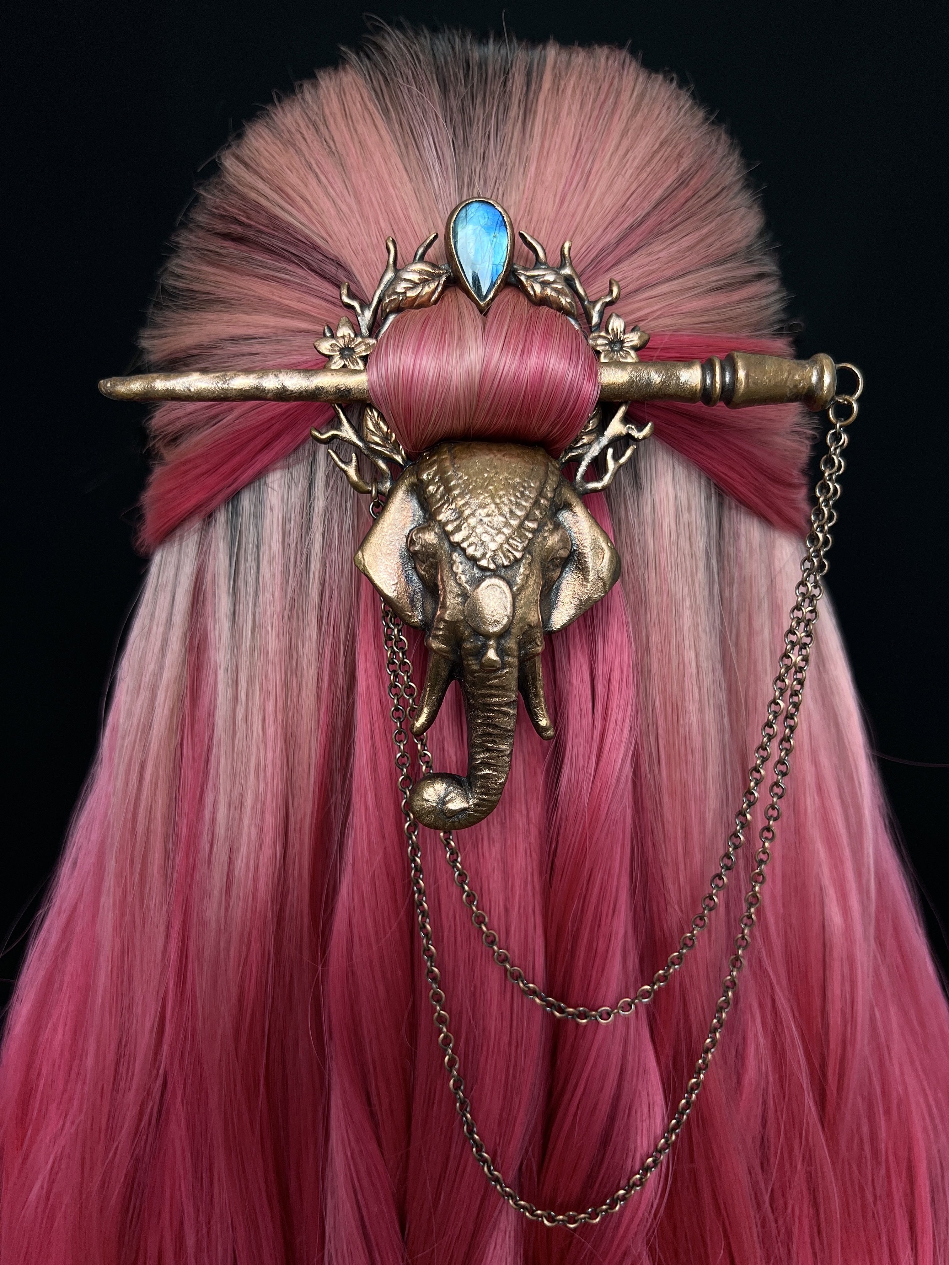 Copper hair pin with an elephant design and a labradorite cabochon