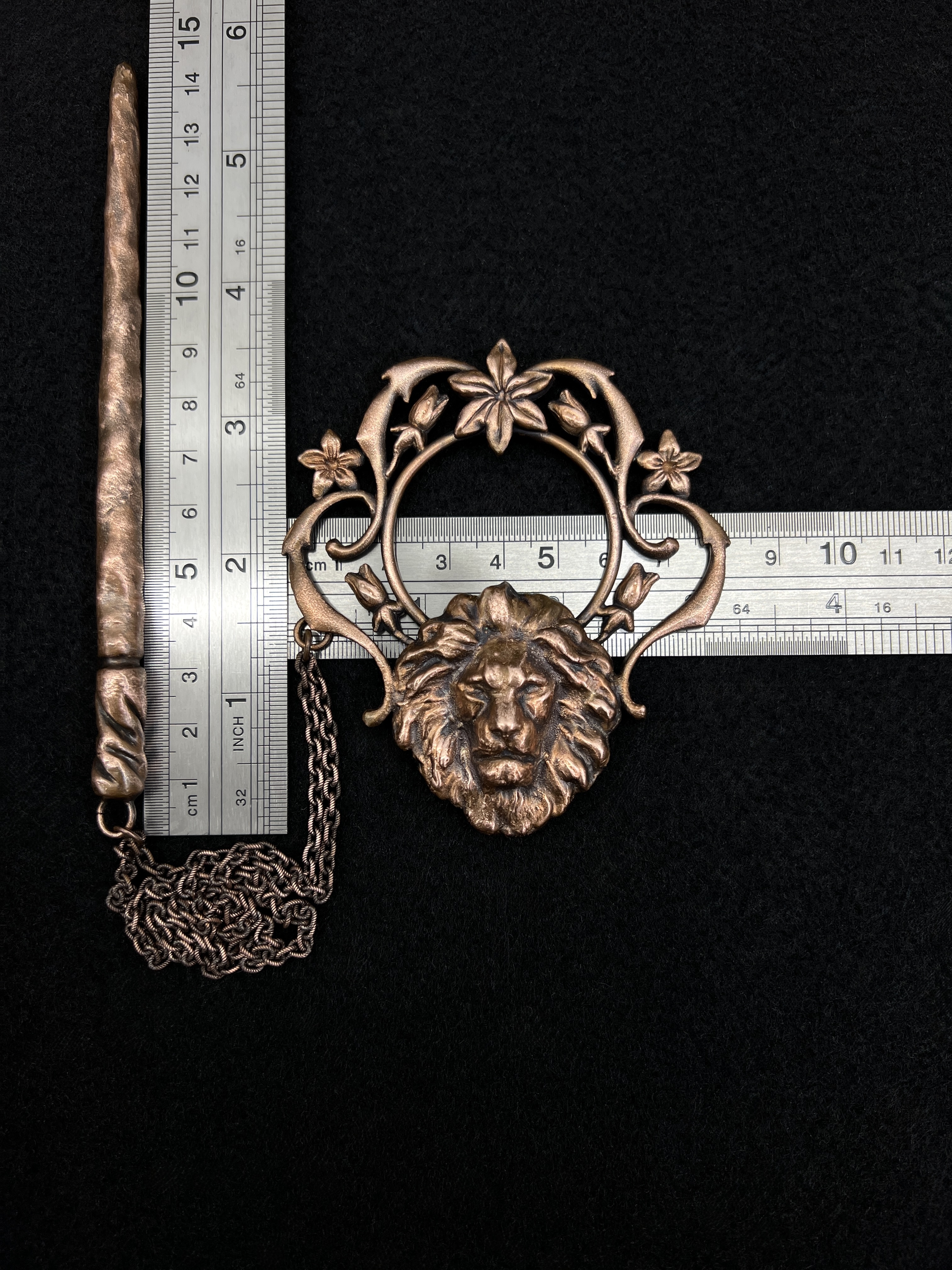 copper hair jewelry, accessories with lion design, stick and chain