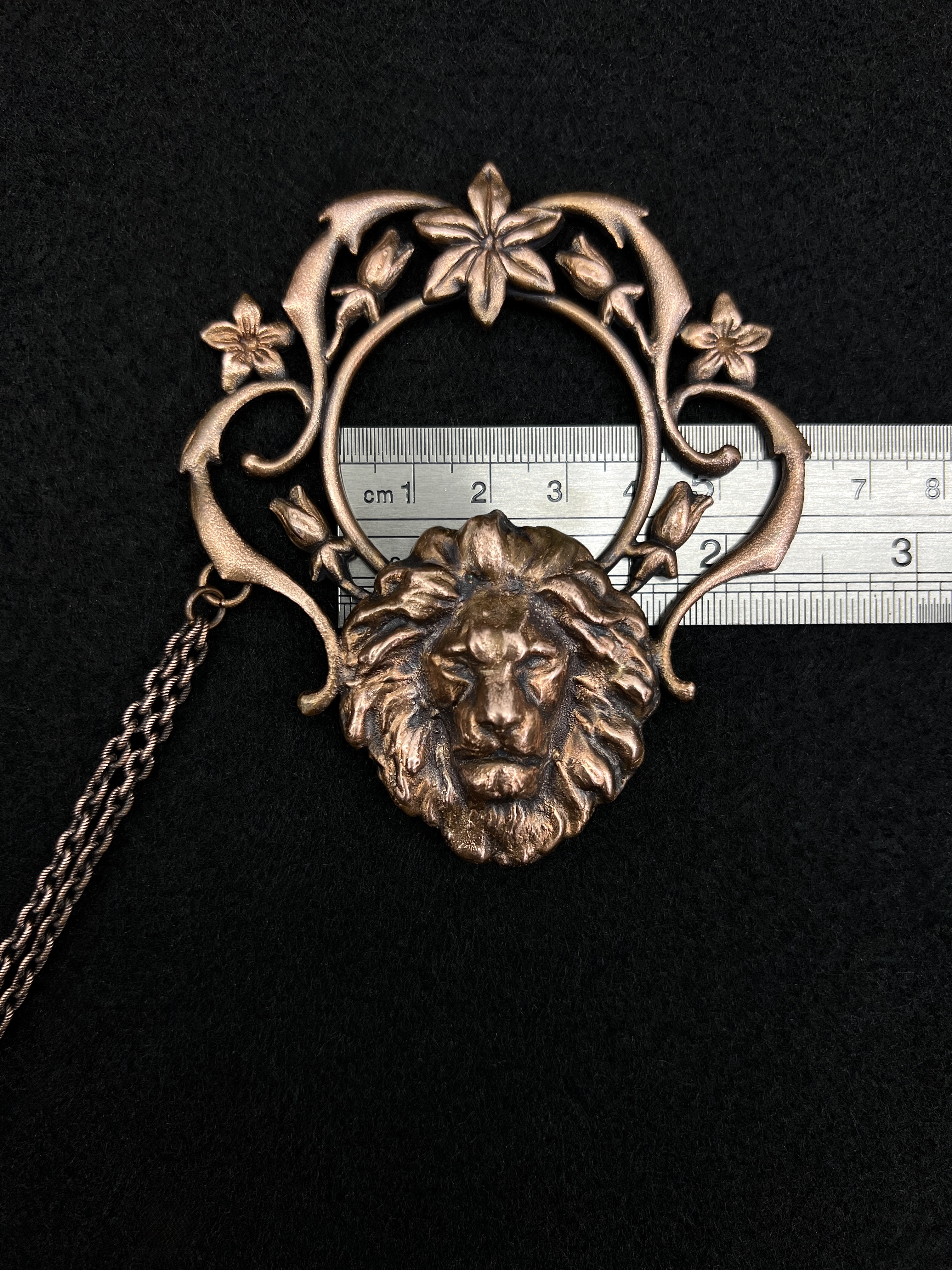 metal hair clip, hair pin, hair jewelry with lion design